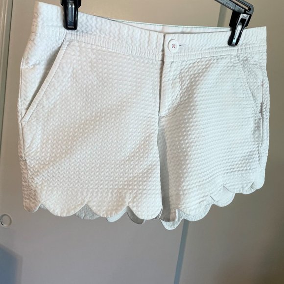 Lilly Pulitzer Resort White Buttercup 5" Inseam Shorts Textured Cotton 00 = XXS - Picture 4 of 12